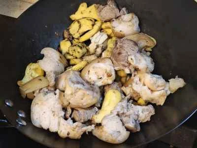 生姜入り豚足の作り方：2