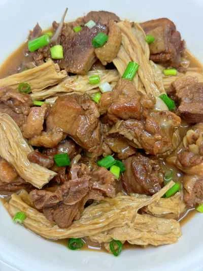 乾燥豆腐皮で煮込んだ鴨肉のレシピ