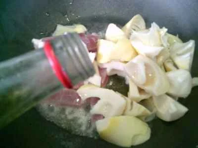 黒キクラゲ、塩豚、タケノコ、揚げ豆腐を使った煮豆腐の作り方：4