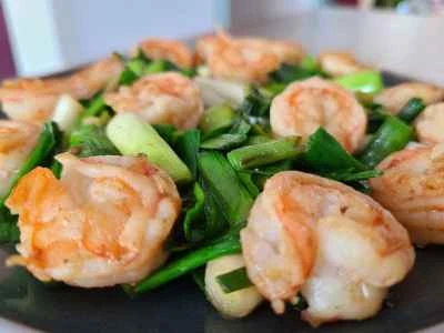 ニンニクの芽とエビの炒め物の作り方：8