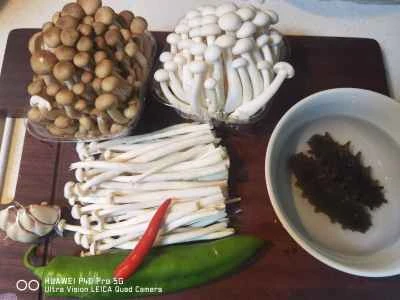 ナマコとキノコの炒め物の作り方：1