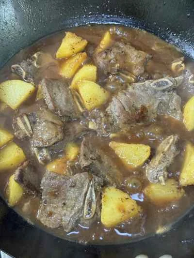 ポテトと黒胡椒のビーフリブの作り方：10