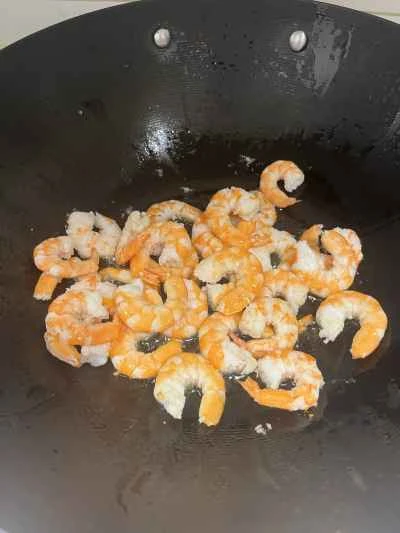 クワイ、エンドウ豆、エビの炒め物の作り方：5