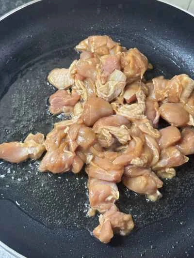 乾燥キノコ入り鶏肉のソテーの作り方：7