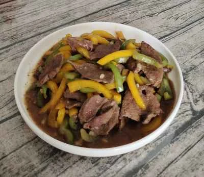 豚レバーとピーマンの炒め物のレシピ