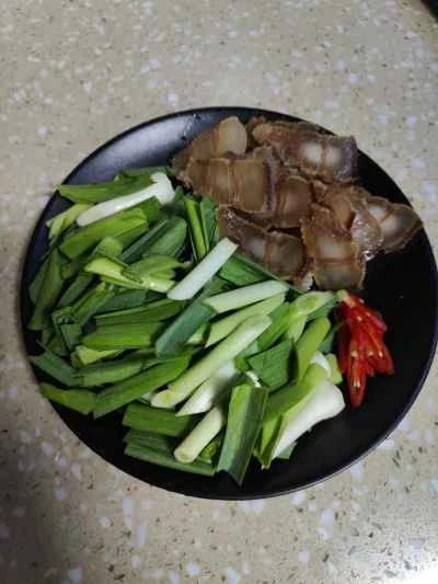 塩漬け豚肉とタロイモの炒め物の作り方：4