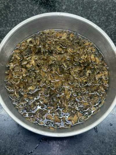 鶏足の煮込みとカラシナの塩漬けの作り方：1