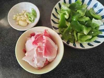 豚肉とピーマンの炒め物の作り方：1
