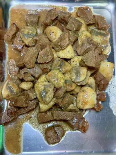 バターマッシュルームと牛肉の角切りを作る手順：14