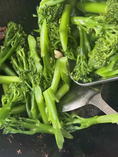 牛肉と甘いブロッコリーの炒め物の作り方：11