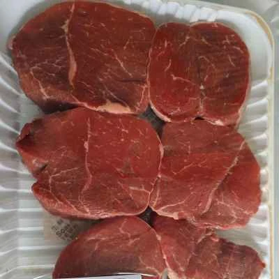 黒胡椒ビーフキューブの作り方：1