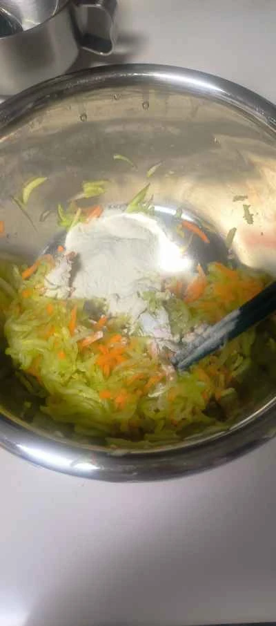 ズッキーニと大根の蒸し餃子のレシピ手順:2