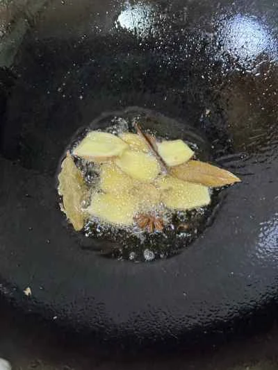 豚スペアリブとライスヌードルの煮込みの作り方：3