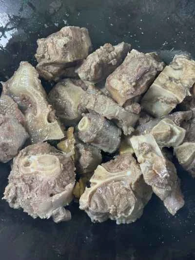 牛テールの煮込みとキャベツのピクルスの作り方：4