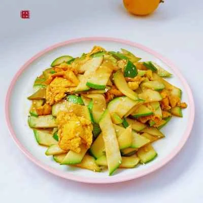 ズッキーニと卵の炒め物のレシピ