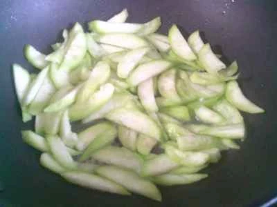 干しエビとヘチマの炒め物の作り方:4