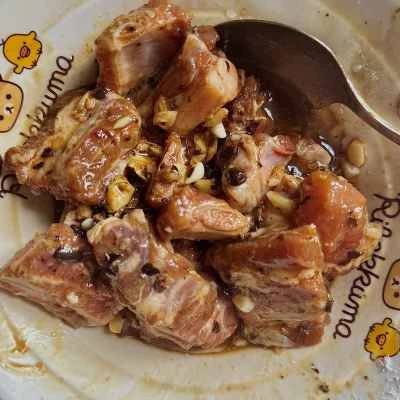 発酵黒豆と豆腐皮を使った蒸し豚スペアリブの作り方：1