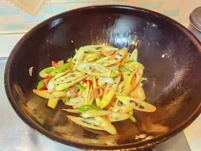 新鮮なたけのこの炒め物の作り方：8