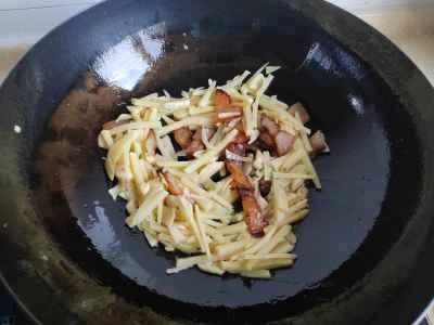 冬筍とハーブの豚バラ肉炒めの作り方：5