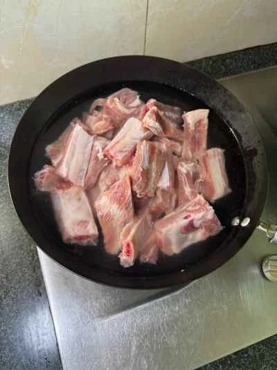 豚バラ肉、ジャガイモ、インゲン、春雨の煮込みの作り方：2