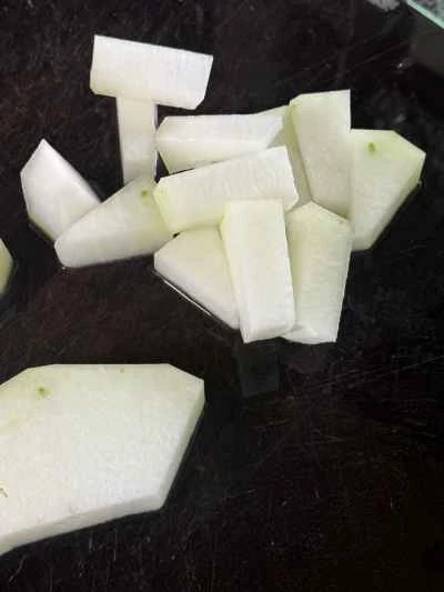 干しホタテと干しエビ入り冬瓜の煮込みの作り方：2