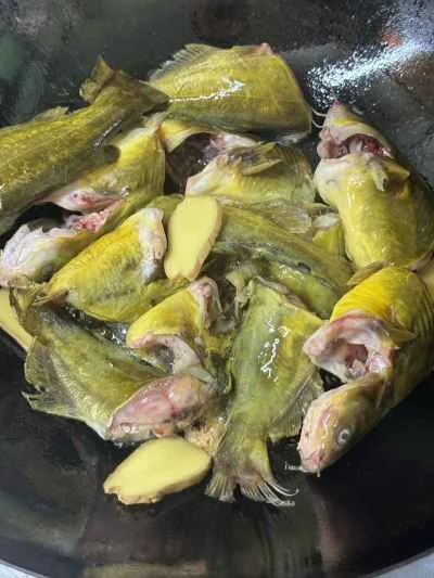 春雨入り黄ナマズの煮込みの作り方：4