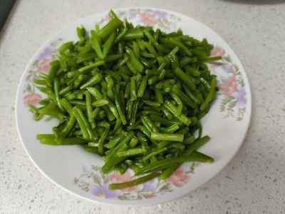 さつまいもの茎と卵の炒め物の作り方：3