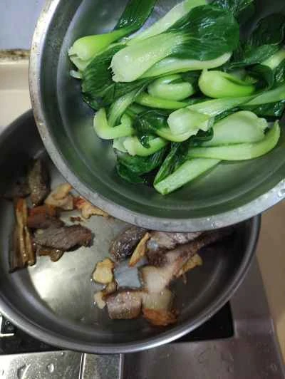上海白菜と豚肉の炒め物の作り方：5