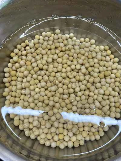 大豆入り牛ブリスケットの煮込みの作り方：1