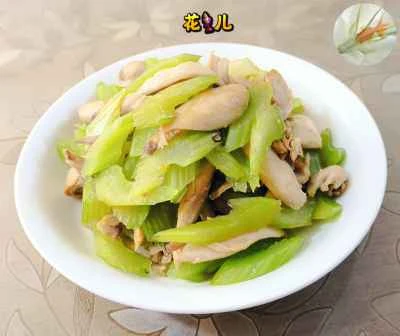 豚もも肉とセロリの炒め物のレシピ