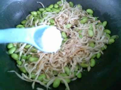 千切り大根と枝豆の炒め物の作り方：7