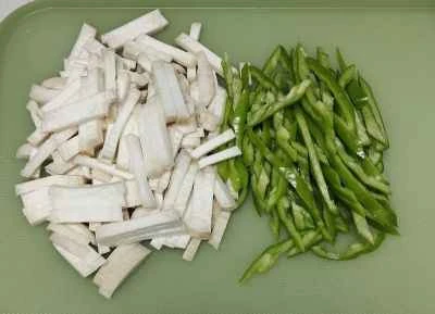 キャベツとピーマンのエリンギ炒めの作り方：1