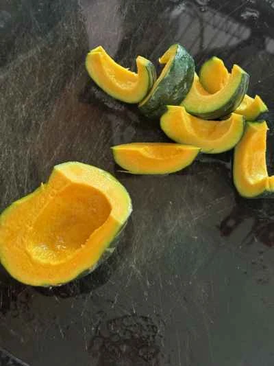 カボチャとライスヌードルのスープを作る手順：2