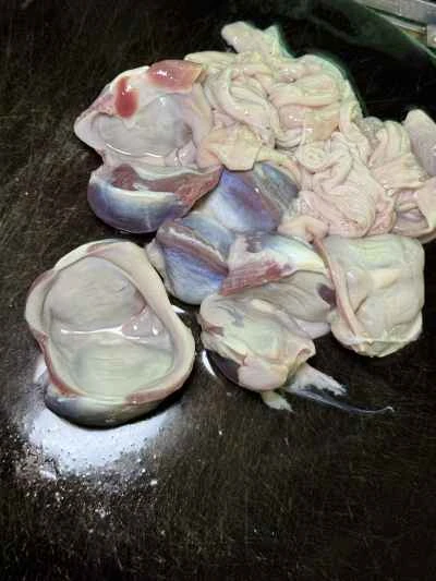 鴨砂肝とピーマンのピクルス炒めの作り方：1