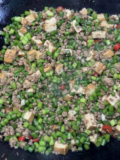 ニンニクの芽、乾燥豆腐、ひき肉の炒め物の作り方：13