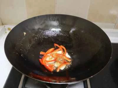 細切り豚肉とヘチマの炒め物の作り方：6