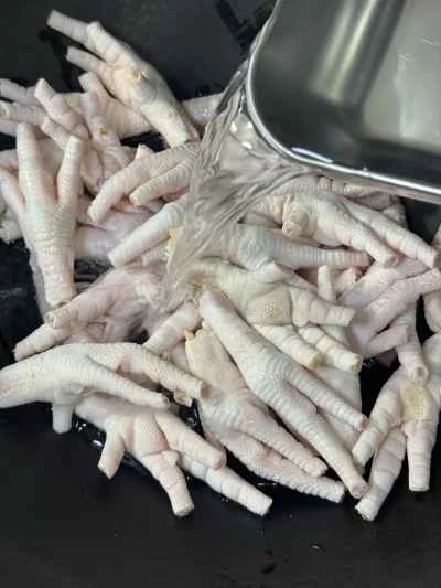 鶏足の煮込みとカラシナの塩漬けの作り方：3
