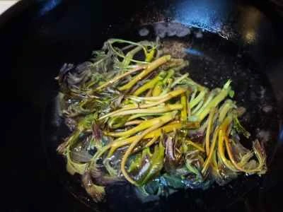 トゥーンリーフを使ったスクランブルエッグの作り方：3