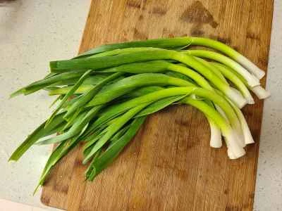 ニンニクの芽と乾燥豆腐の炒め物の作り方：1