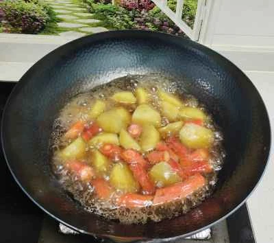 ジャガイモとトマトの煮込み牛肉の作り方：4