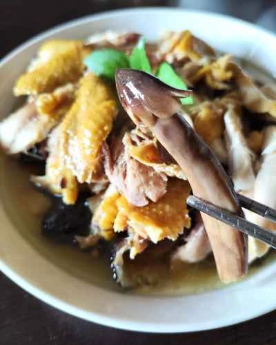 ライチ茸入り蒸し塩鶏の作り方：8