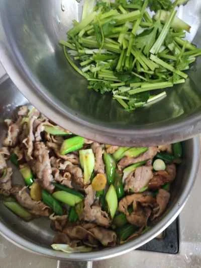 ネギ入りラム肉の炒め物を作る手順：7