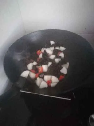 唐辛子とエンドウの新芽を使ったキクラゲの炒め物の作り方：6