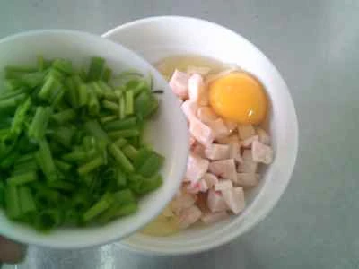 ロブスター風味のボール、タラソーセージ、スクランブルエッグの作り方：7