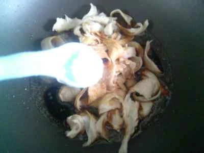 千切りキャベツとグルテンの炒め物の作り方：7