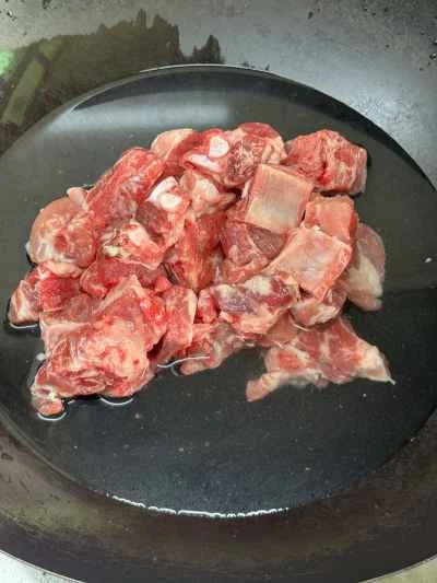 イカ入り豚バラ肉の煮込みの作り方：2