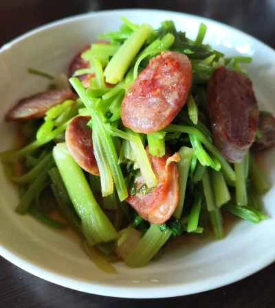 セロリ入り中華ソーセージ炒めの作り方:7