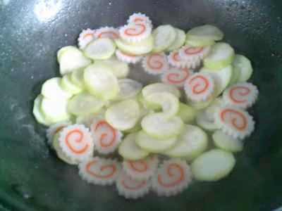 夜咲きセレウス入りかまぼこの炒め物の作り方：10