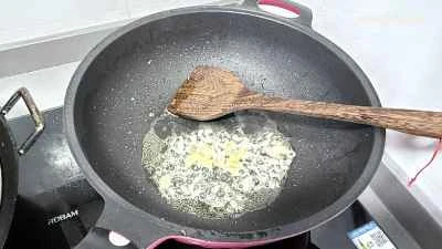 自家製ニンニクとネギの塩豚を使った冬瓜炒めの作り方：8