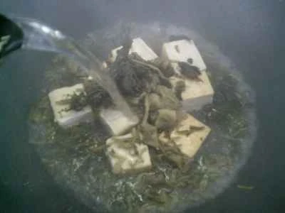 漬物、アサリ、豆腐の煮込みの作り方：4